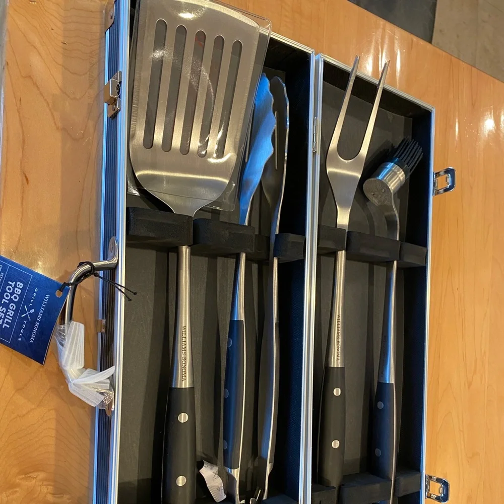 Barbecue tool set